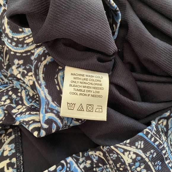 Women’s Kaye Hill 1X sleeveless blue and navy top - Picture 4 of 4